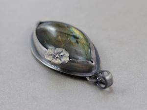 chileart biżuteria labradoryt markiza srebro wisior kwiat oksydowane